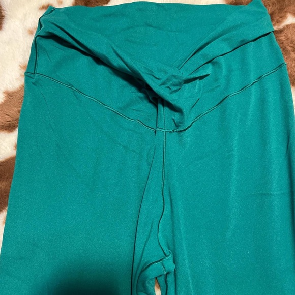 Large flare aerie leggings - Picture 3 of 4